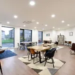 Modern And Bright Ensuite At St Mungo\'S In Glasgow