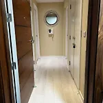 Glasgow Harbour Apartment With River View
