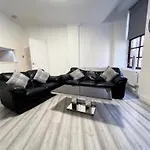 2 Bed Apartment In City Centre!
