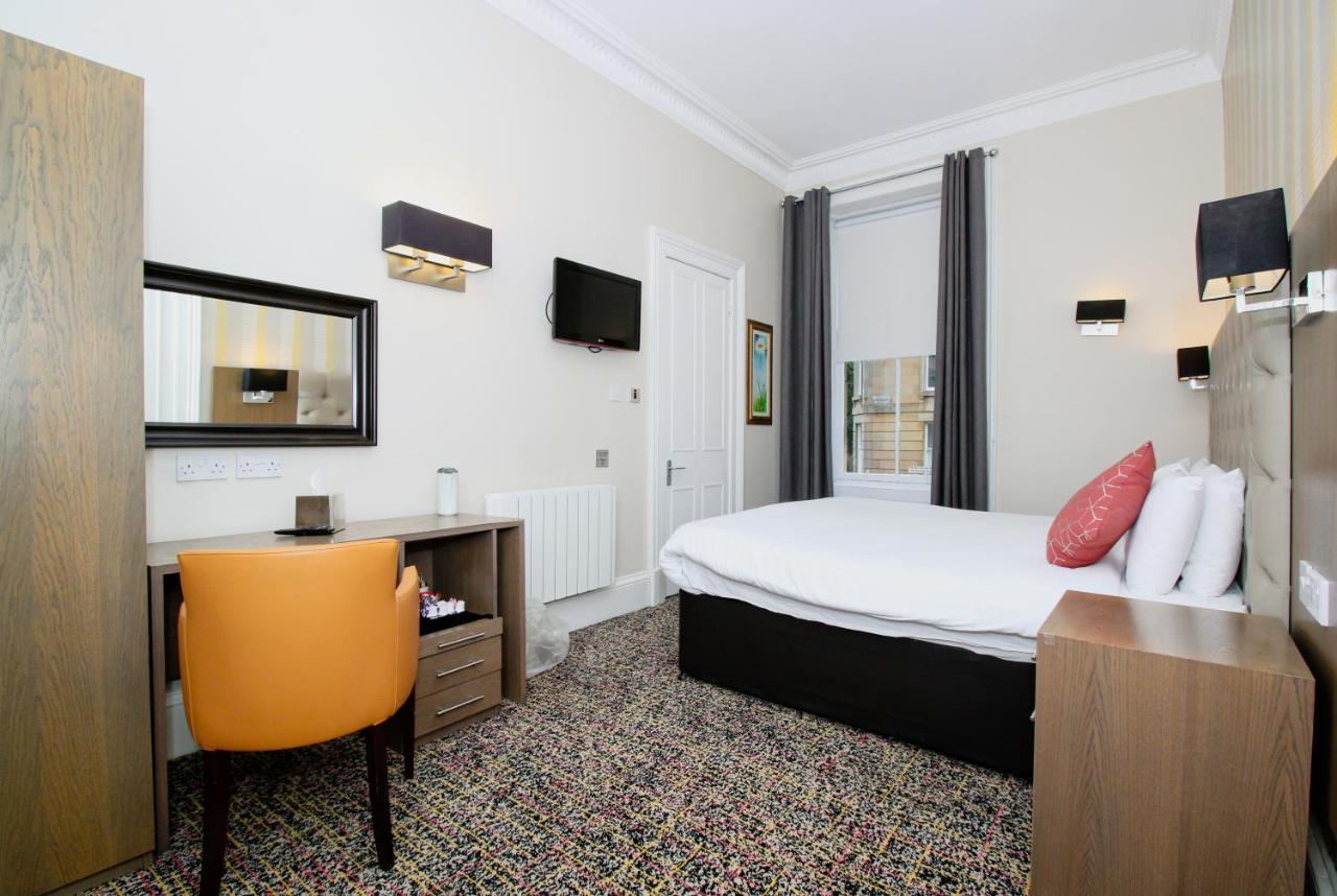 Ambassador Hotel 3*