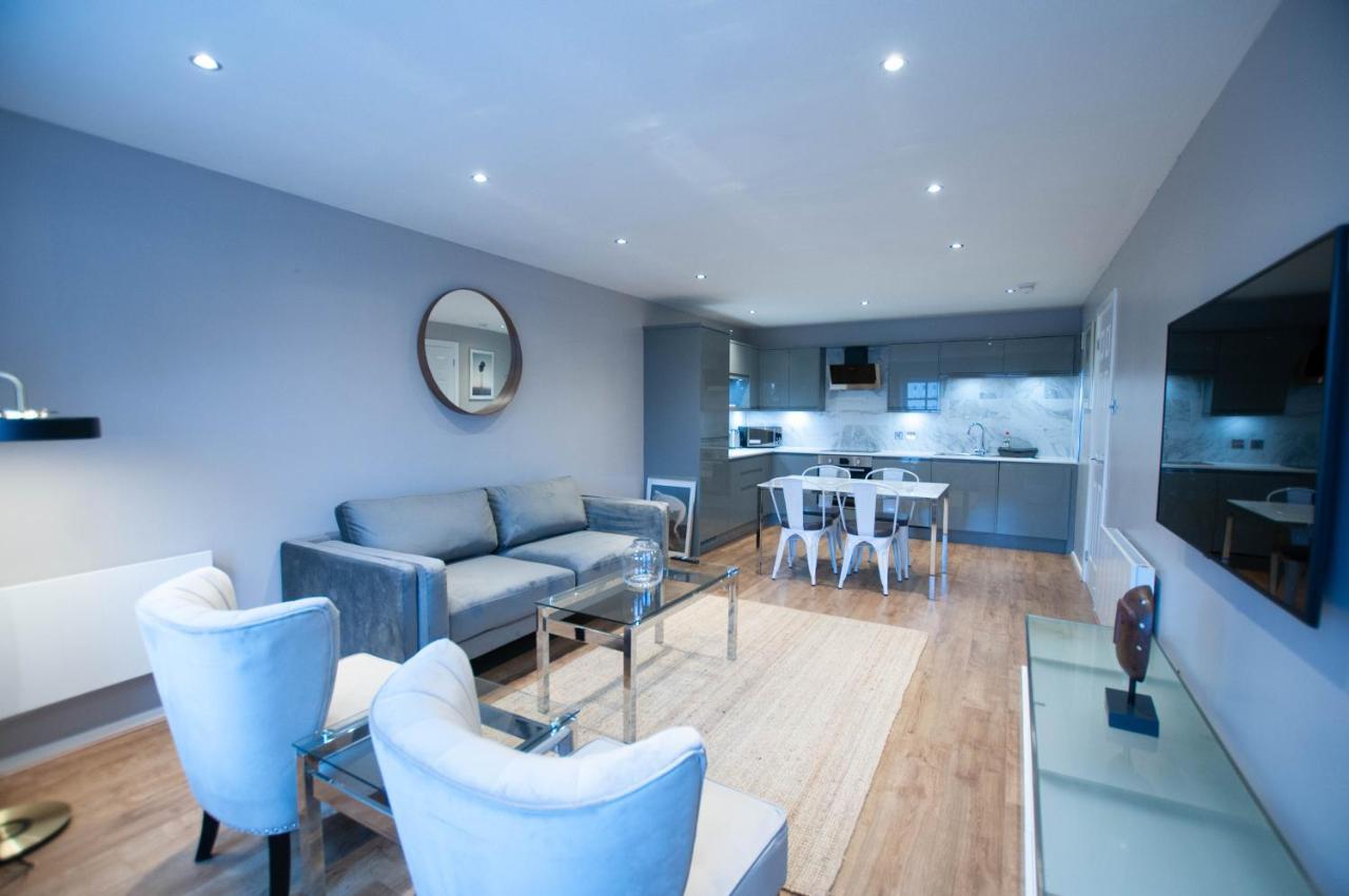 Stunning 2 Bed Merchant With Residents Parking *