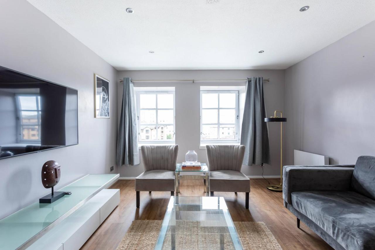 Apartment Stunning 2 Bed Merchant With Residents Parking *