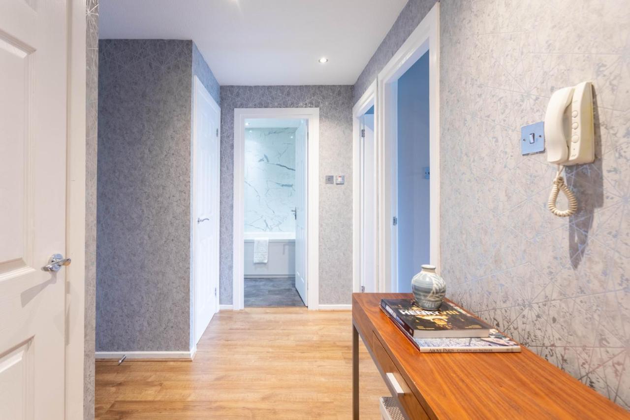 Stunning 2 Bed Merchant With Residents Parking *