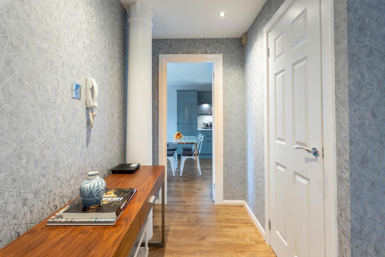 Stunning 2 Bed Merchant With Residents Parking Apartment Glasgow