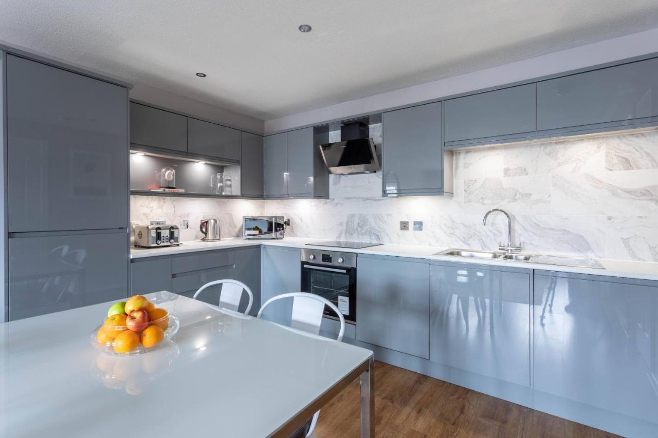Stunning 2 Bed Merchant With Residents Parking *