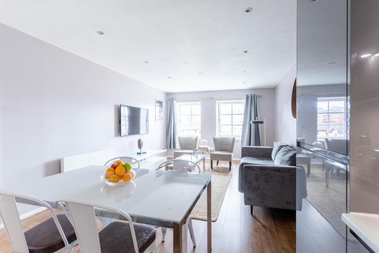 Stunning 2 Bed Merchant With Residents Parking Glasgow