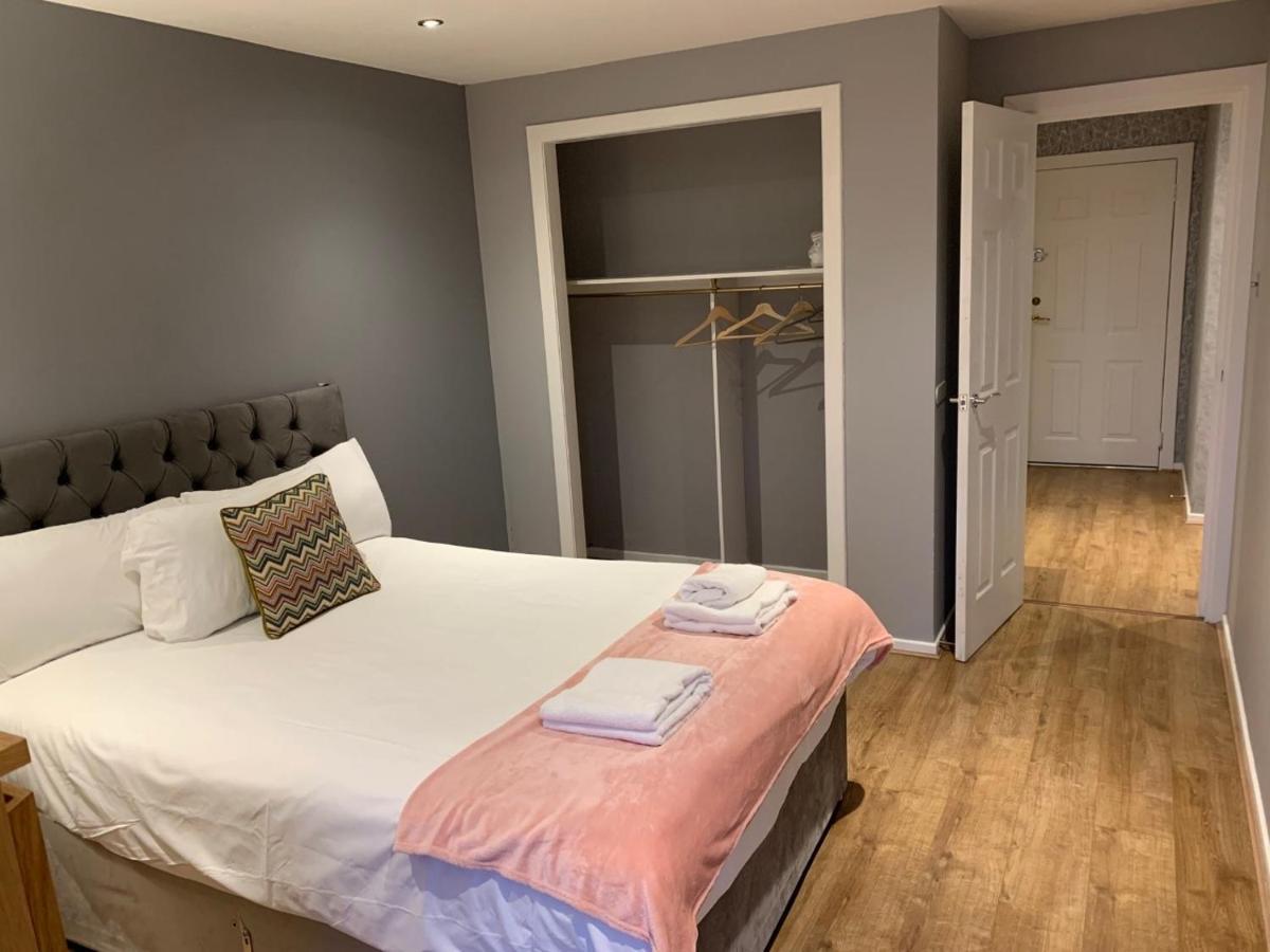 Stunning 2 Bed Merchant With Residents Parking Apartment