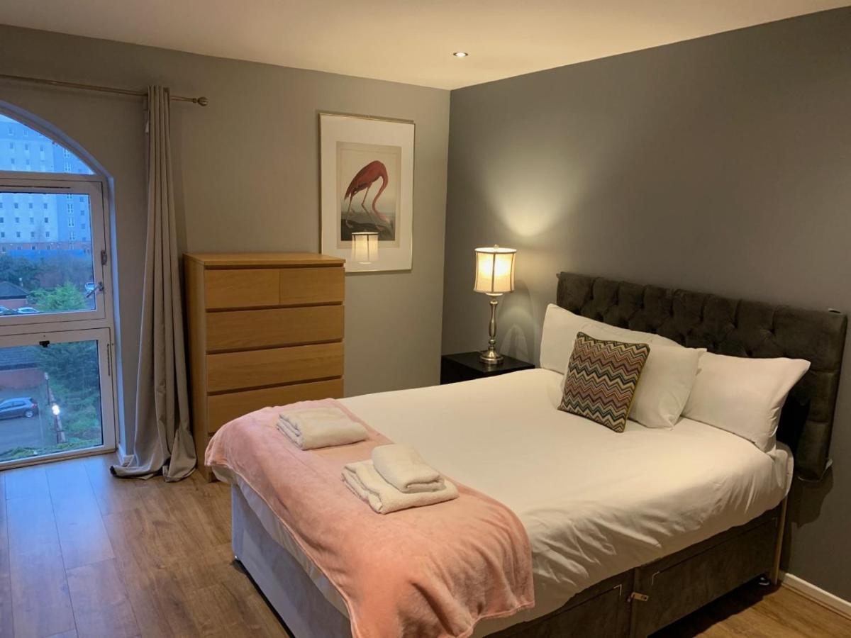 Stunning 2 Bed Merchant With Residents Parking *
