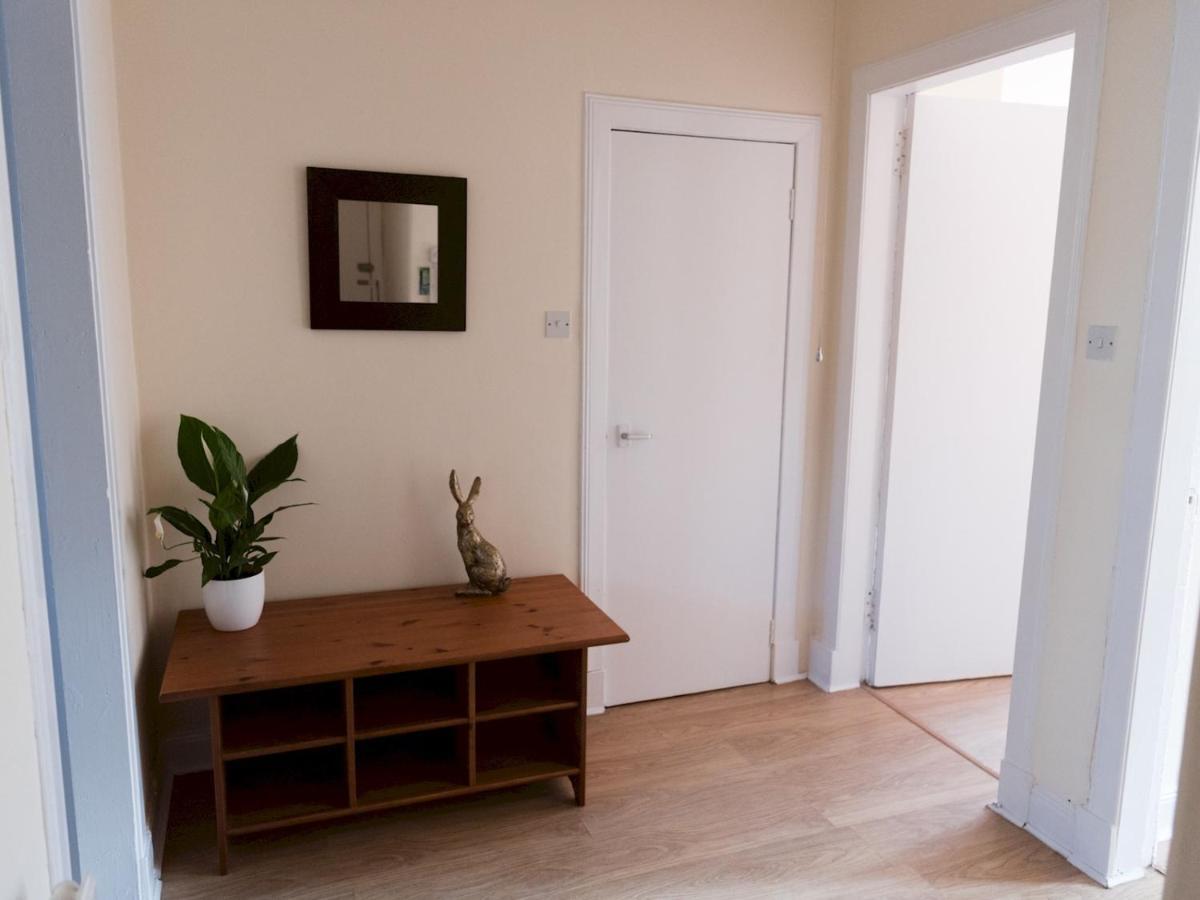 Bright 2 Bed Ground Floor Flat Next To Byres Road Apartment