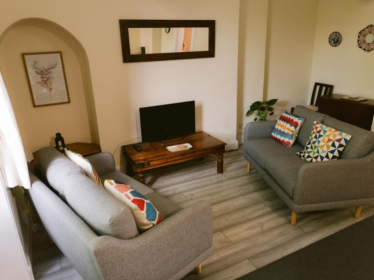 Bright 2 Bed Ground Floor Flat Next To Byres Road * Glasgow