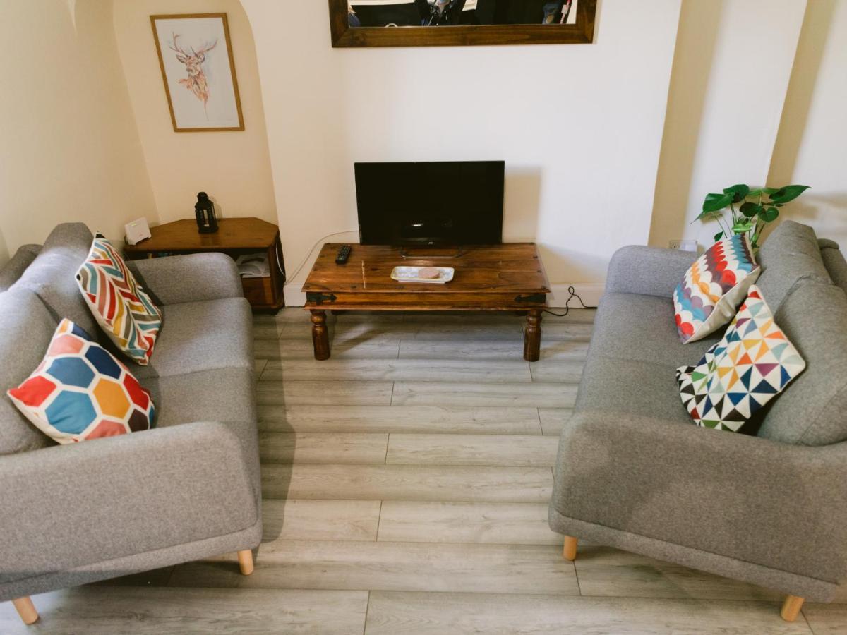 Bright 2 Bed Ground Floor Flat Next To Byres Road Apartment