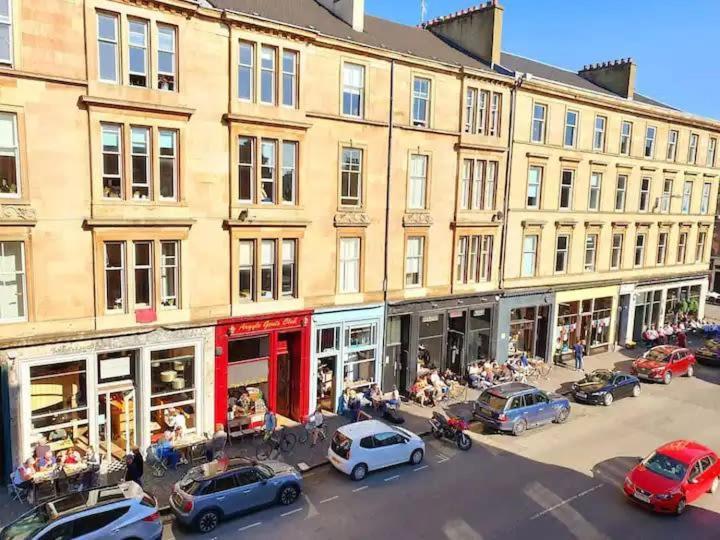 West End, 3 Bedroom Apt, Close To Sec, Hydro, City Centre And Motorway