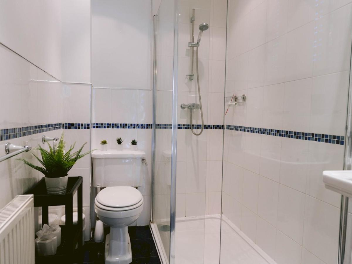 Pass The Keys 2 Bed In West End