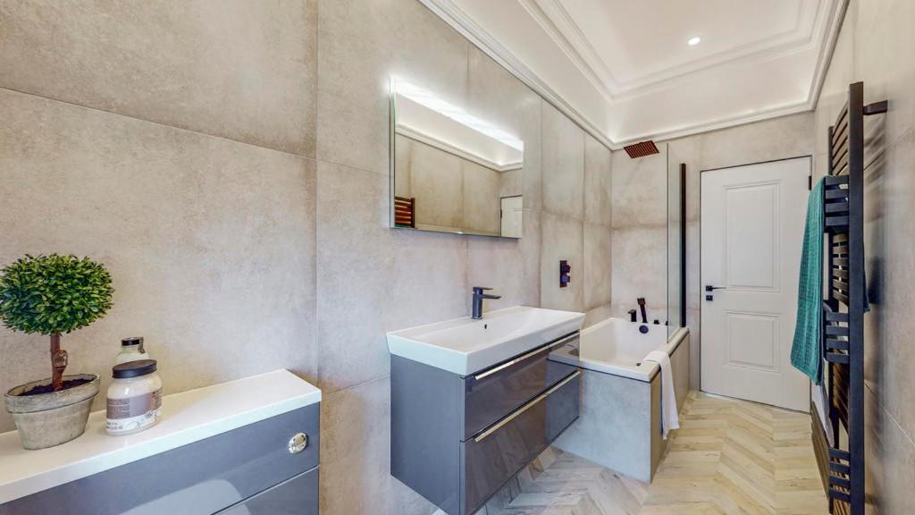 69 St Georges Mansions Apartment
