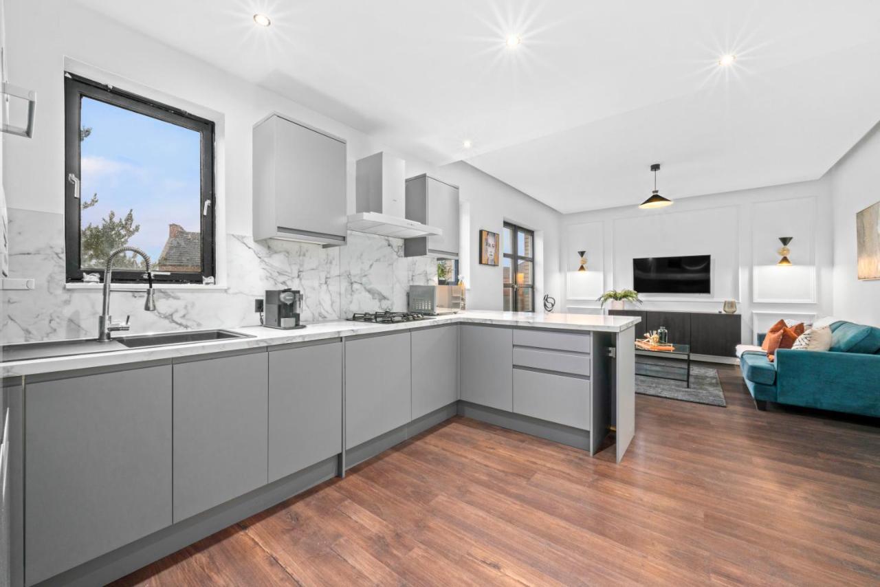 Modern With Free Parking Near Town & Green Glasgow