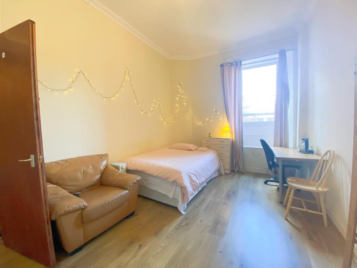 Homestay Classical British Glasgow