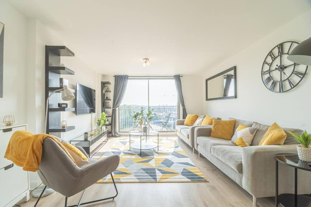 Luxury Riverview Centre 2 Apartment