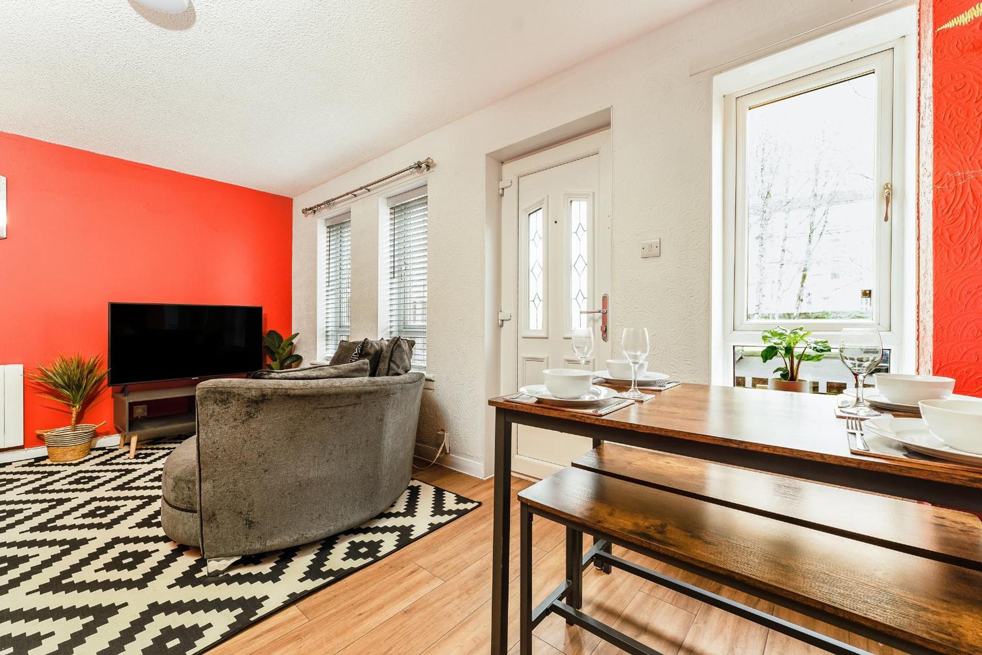 Spacious 2-bedroom Main Door With Private Parking