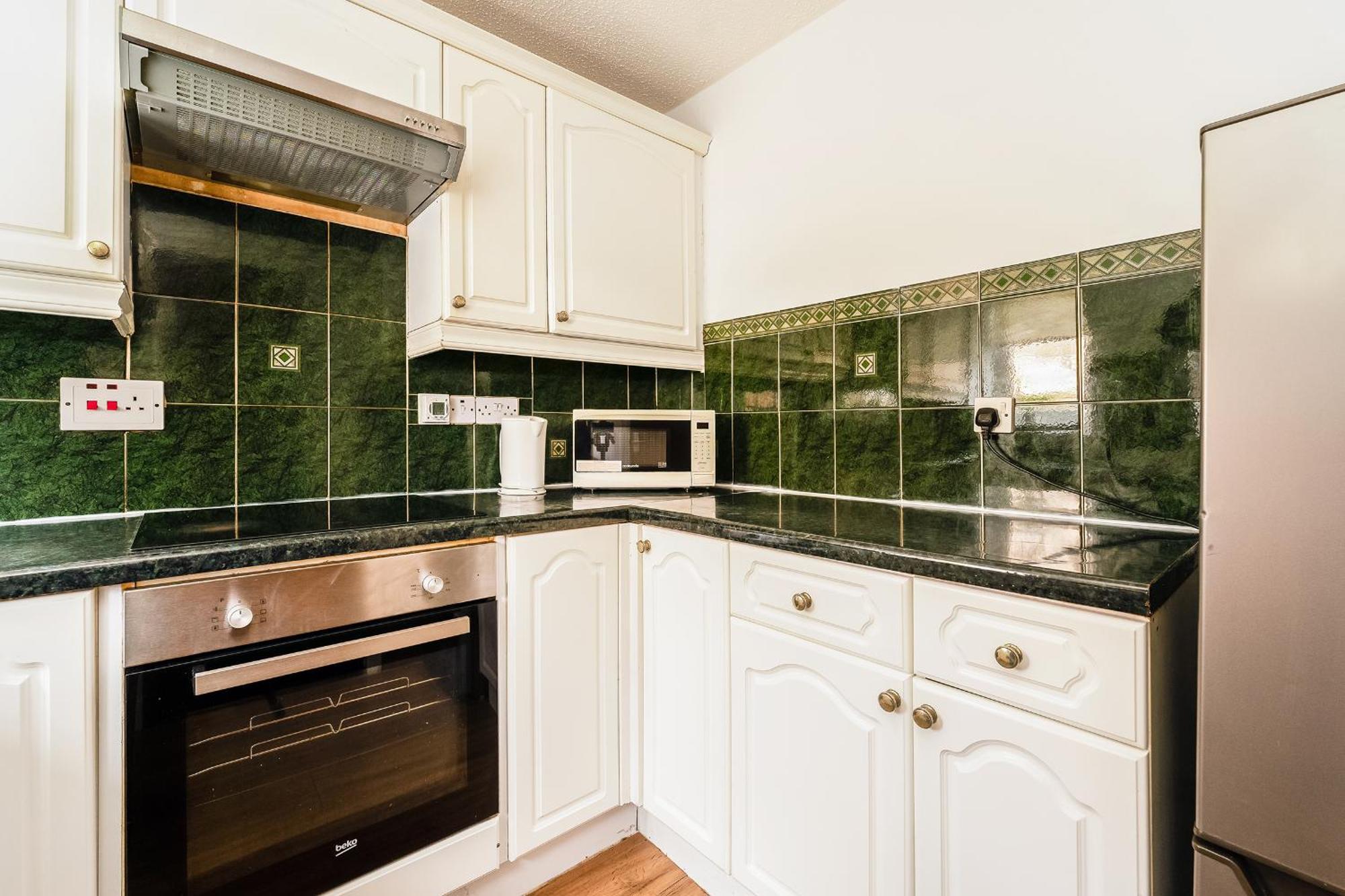 Spacious 2-bedroom Main Door With Private Parking *