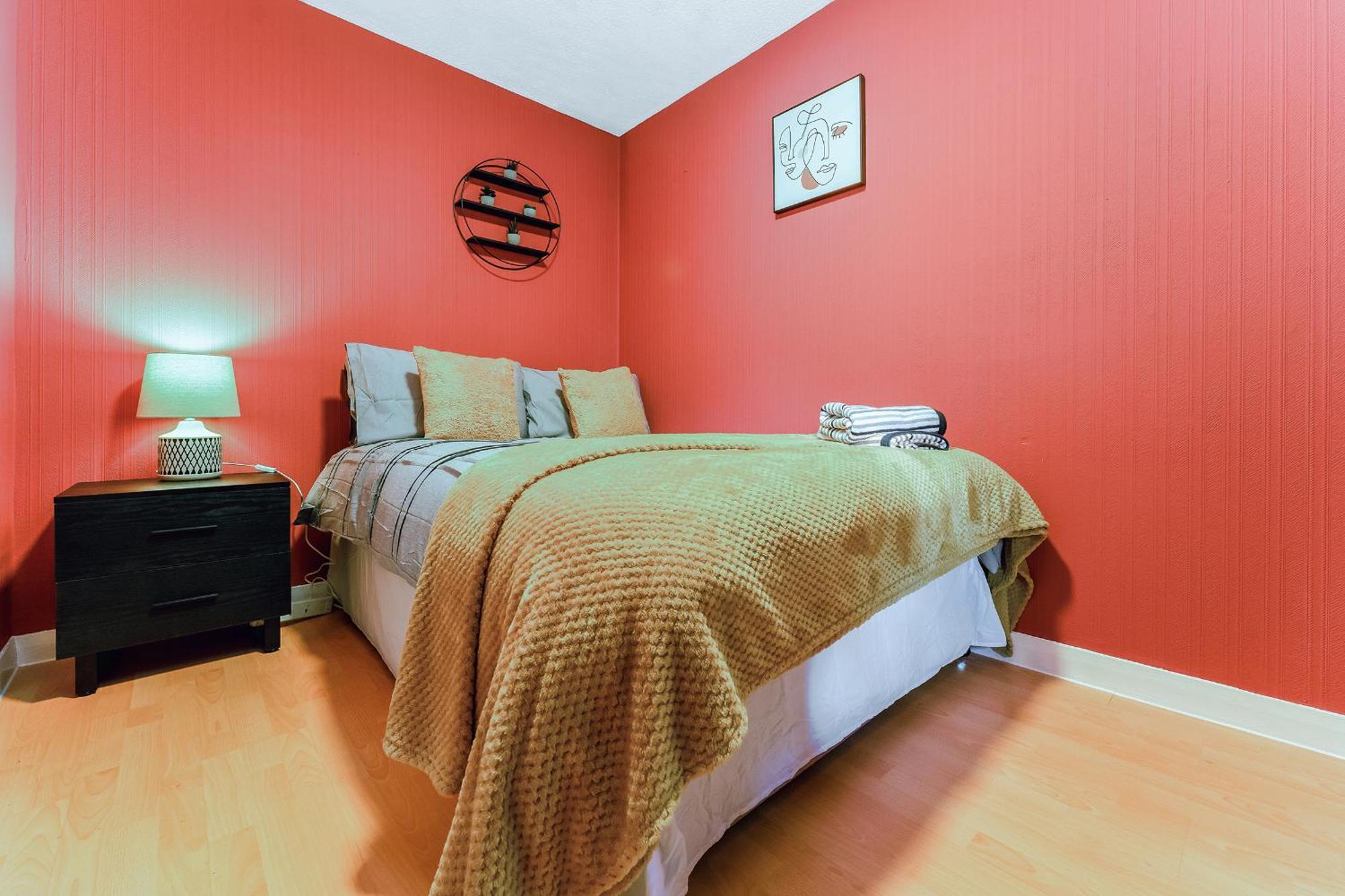 Spacious 2-bedroom Main Door With Private Parking Glasgow