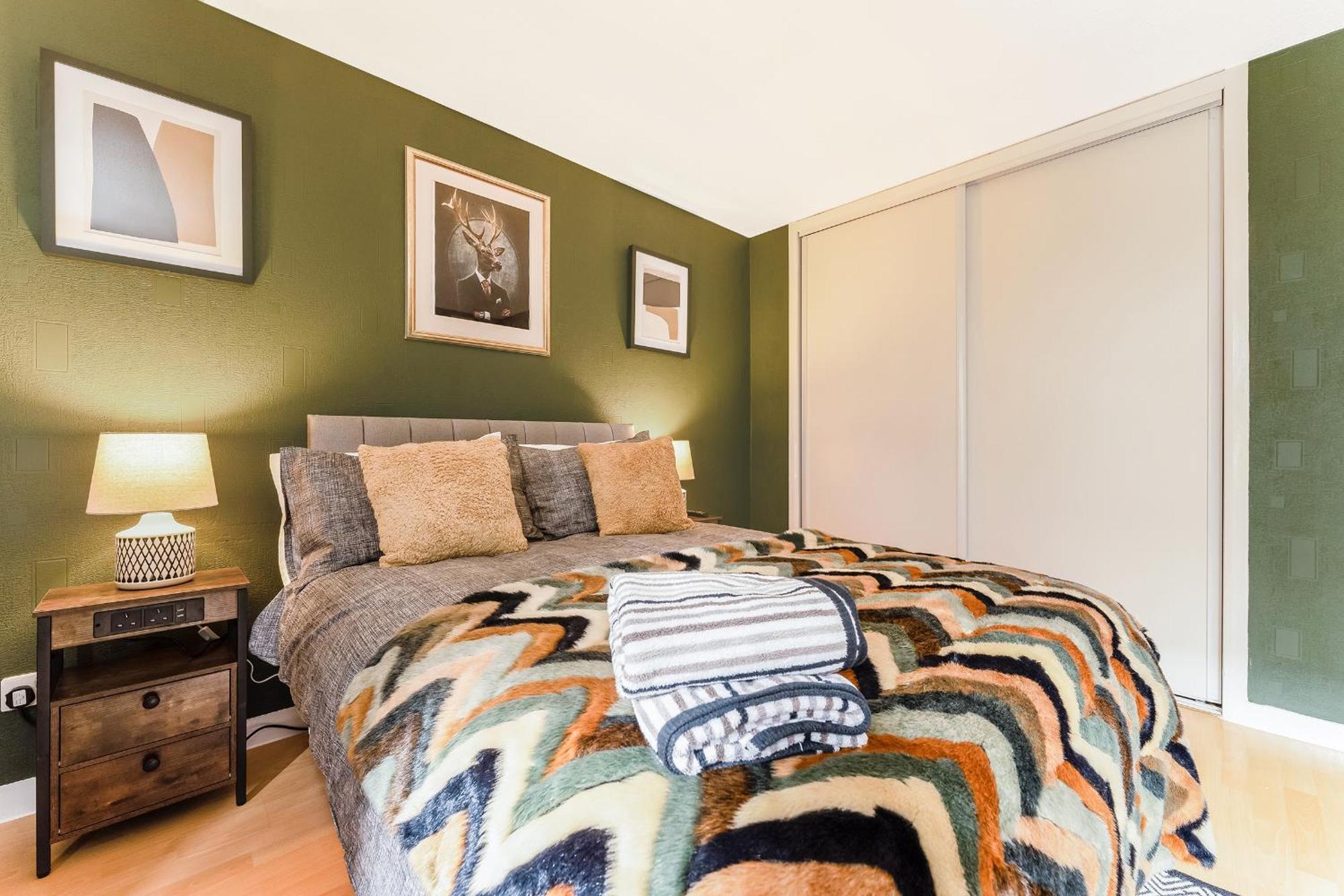 Apartment Spacious 2-bedroom Main Door With Private Parking Glasgow