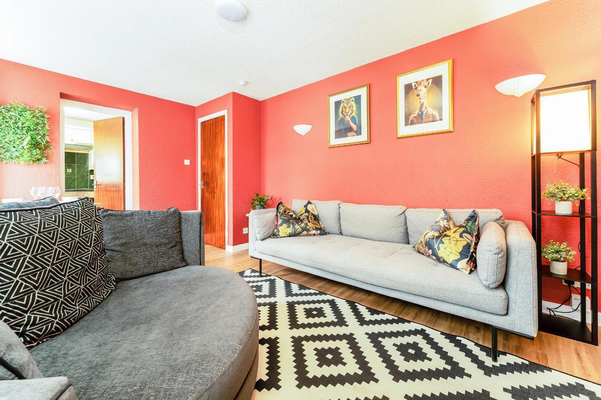 Spacious 2-bedroom Main Door With Private Parking