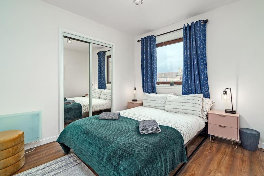 New Slick Finnieston Pad W/ Free Parking *