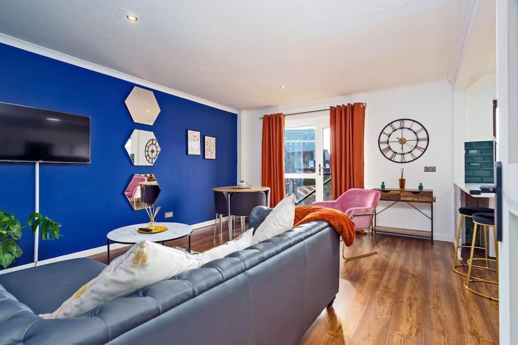 New Slick Finnieston Pad W/ Free Parking