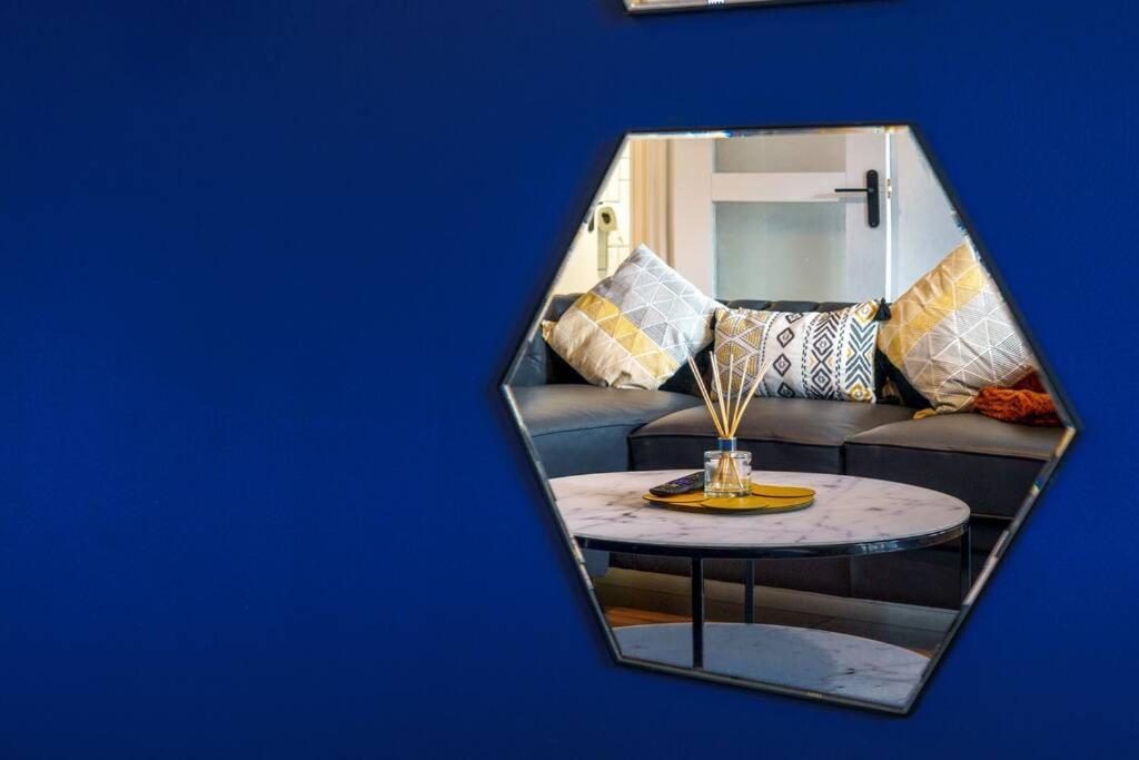 New Slick Finnieston Pad W/ Free Parking Apartment *