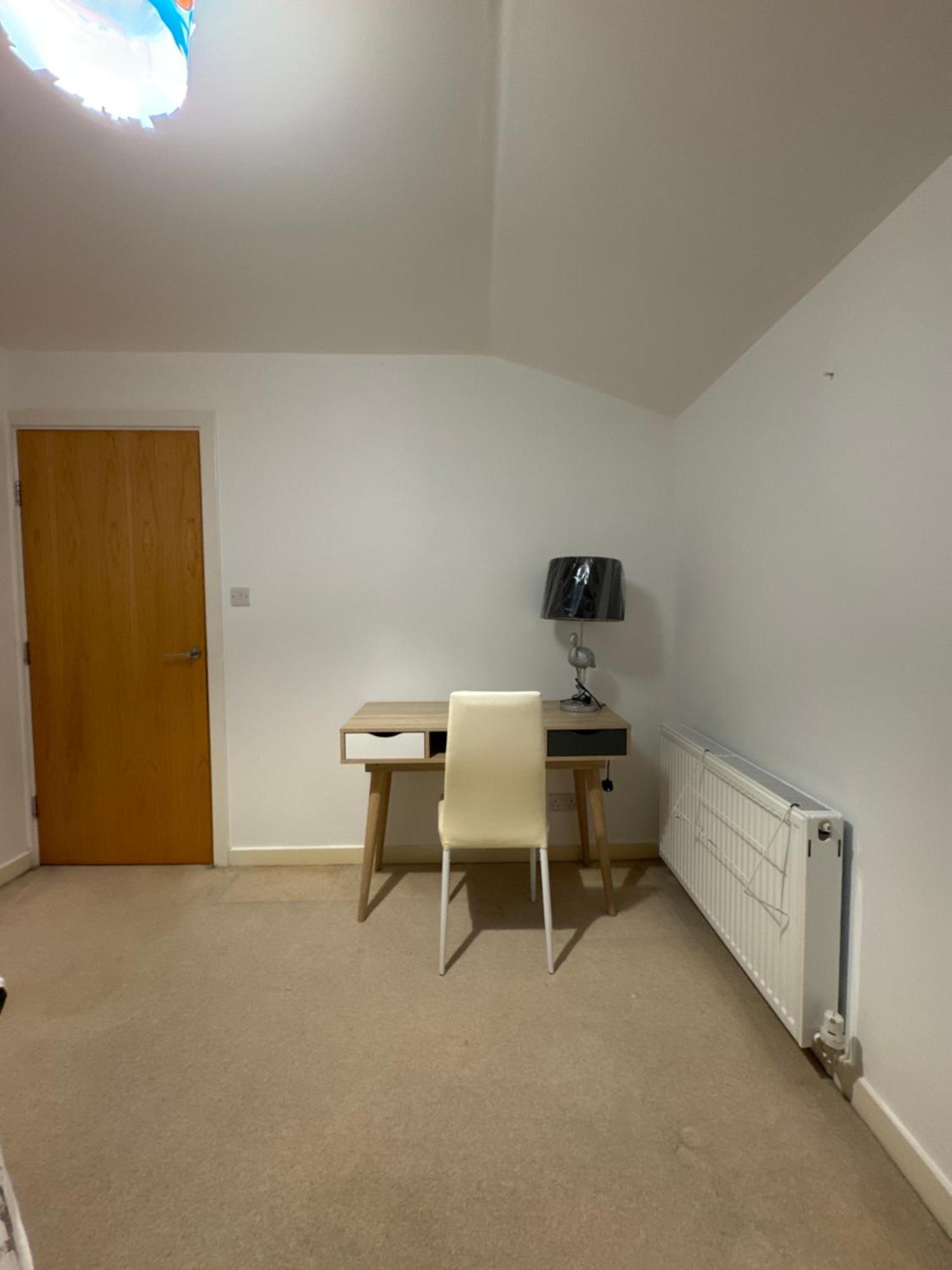 Homestay 23 Lochburn Gardens - Carz Glasgow