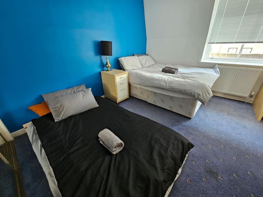 Apartment 2 Bedroom Modern Stylish In Centre