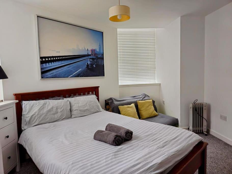 Apartment 2 Bedroom Modern Stylish In Centre *