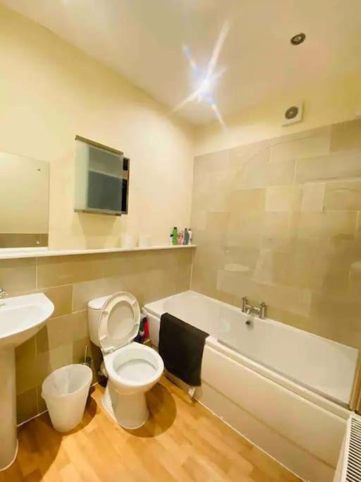 Apartment 2 Bedroom Modern Stylish In Centre