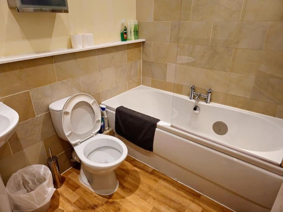 Apartment 2 Bedroom Modern Stylish In Centre