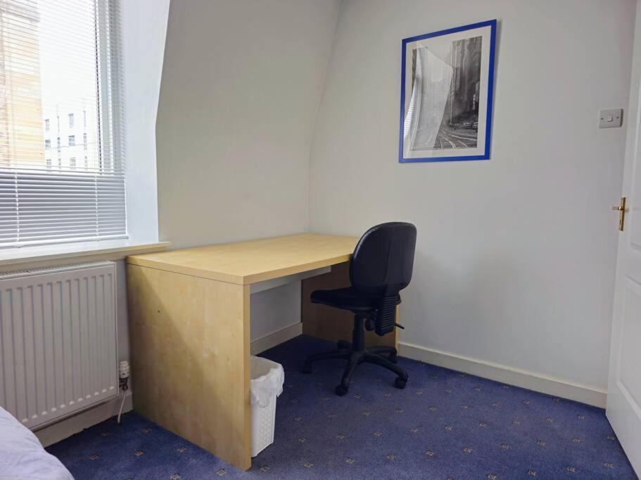 2 Bedroom Modern Stylish In Centre