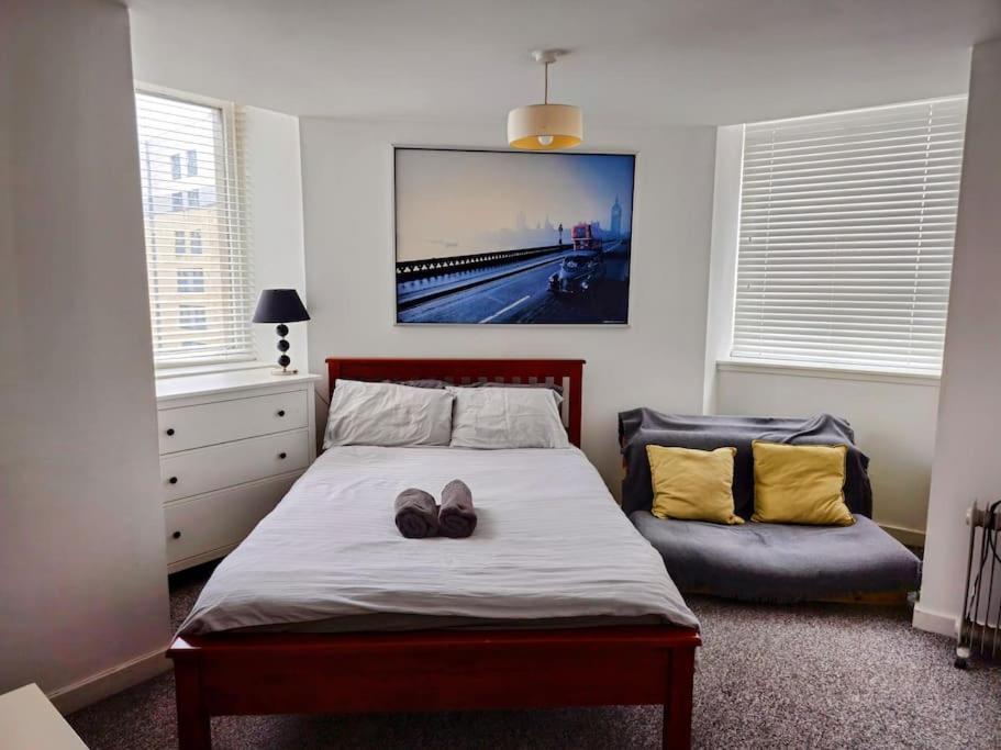 Apartment 2 Bedroom Modern Stylish In Centre Glasgow