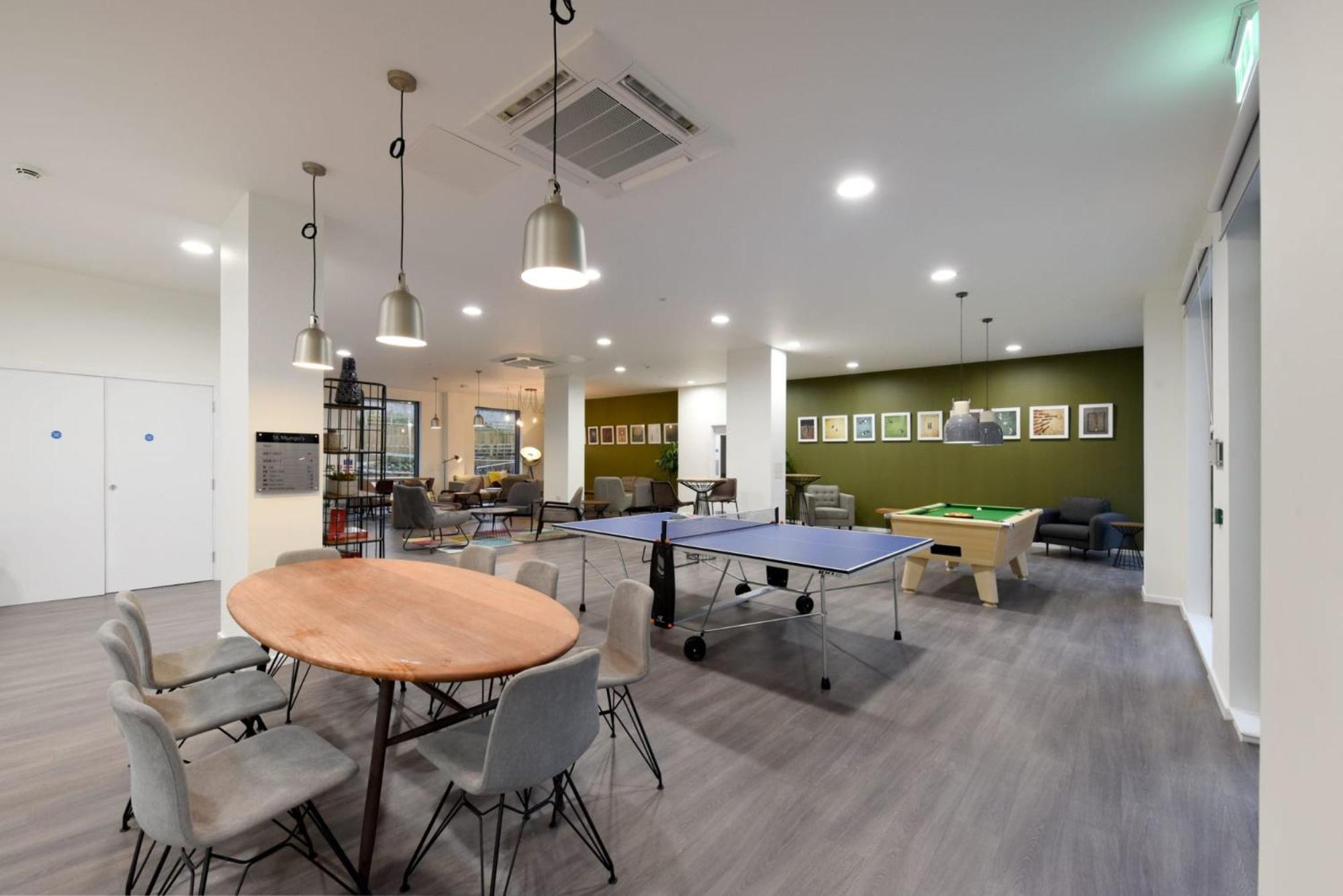 Apartment Modern And Bright Ensuite At St Mungo's In Glasgow