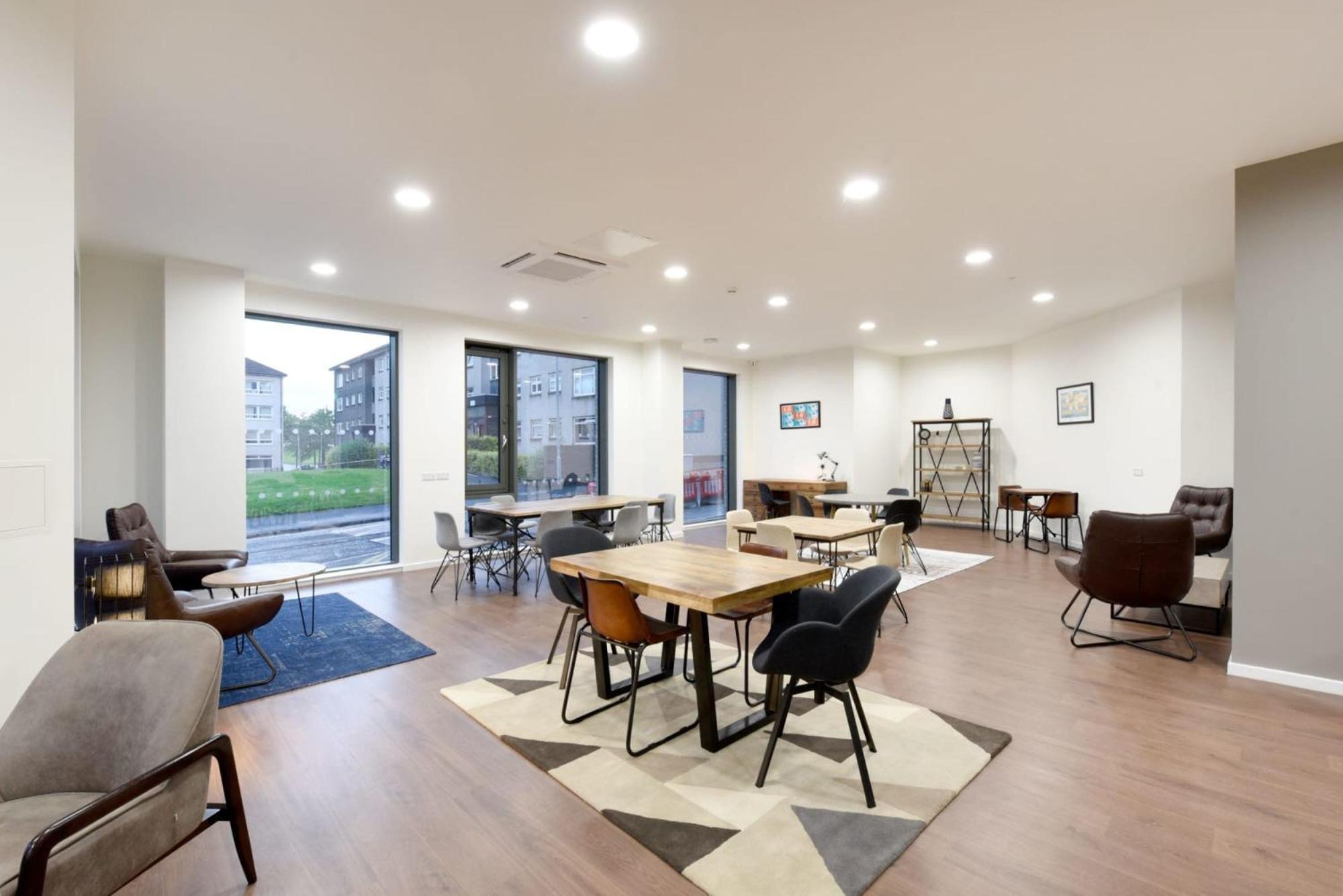 Apartment Modern And Bright Ensuite At St Mungo's In *