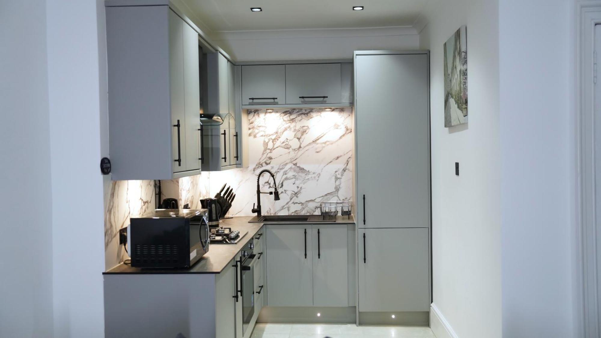 Recently Refurbished 2 Bedroom Apartment! Apartment Glasgow