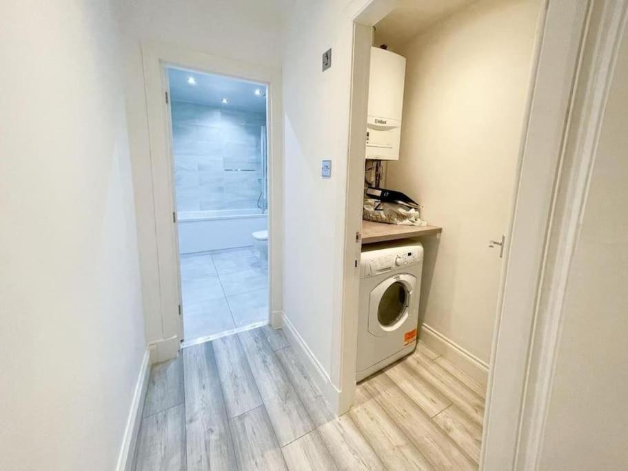 Apartment 2 Bed In Centre! *