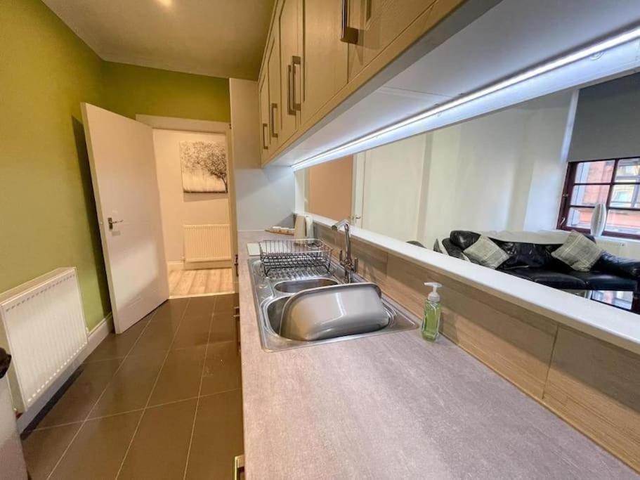 2 Bed In Centre!
