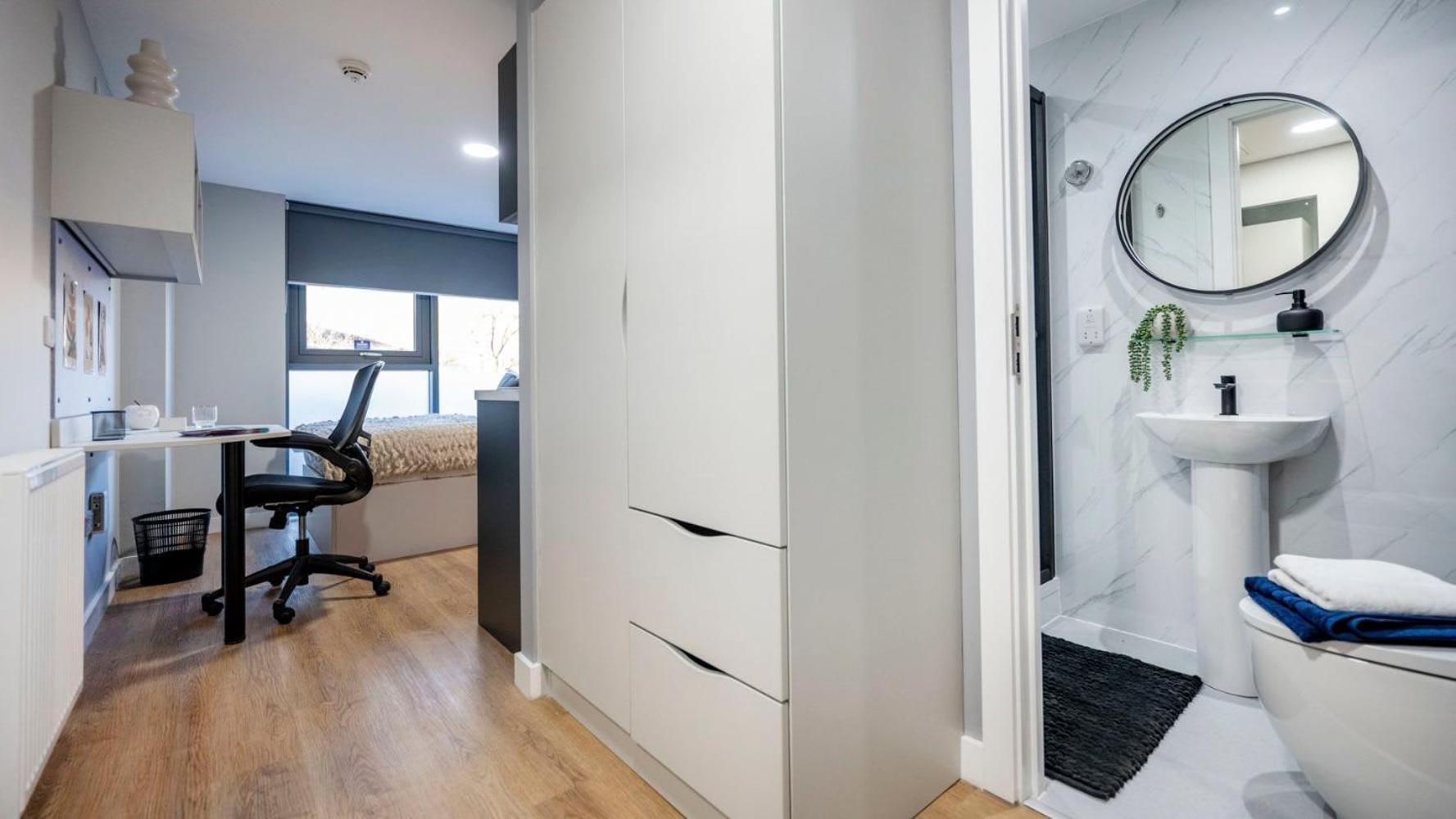 Apartment For Students Only Secure & Stylish In At Clyde Court *