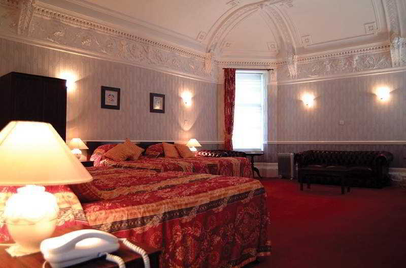 Ambassador Hotel 3*
