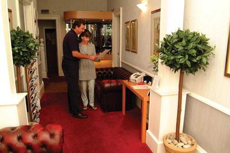 Hotel Ambassador