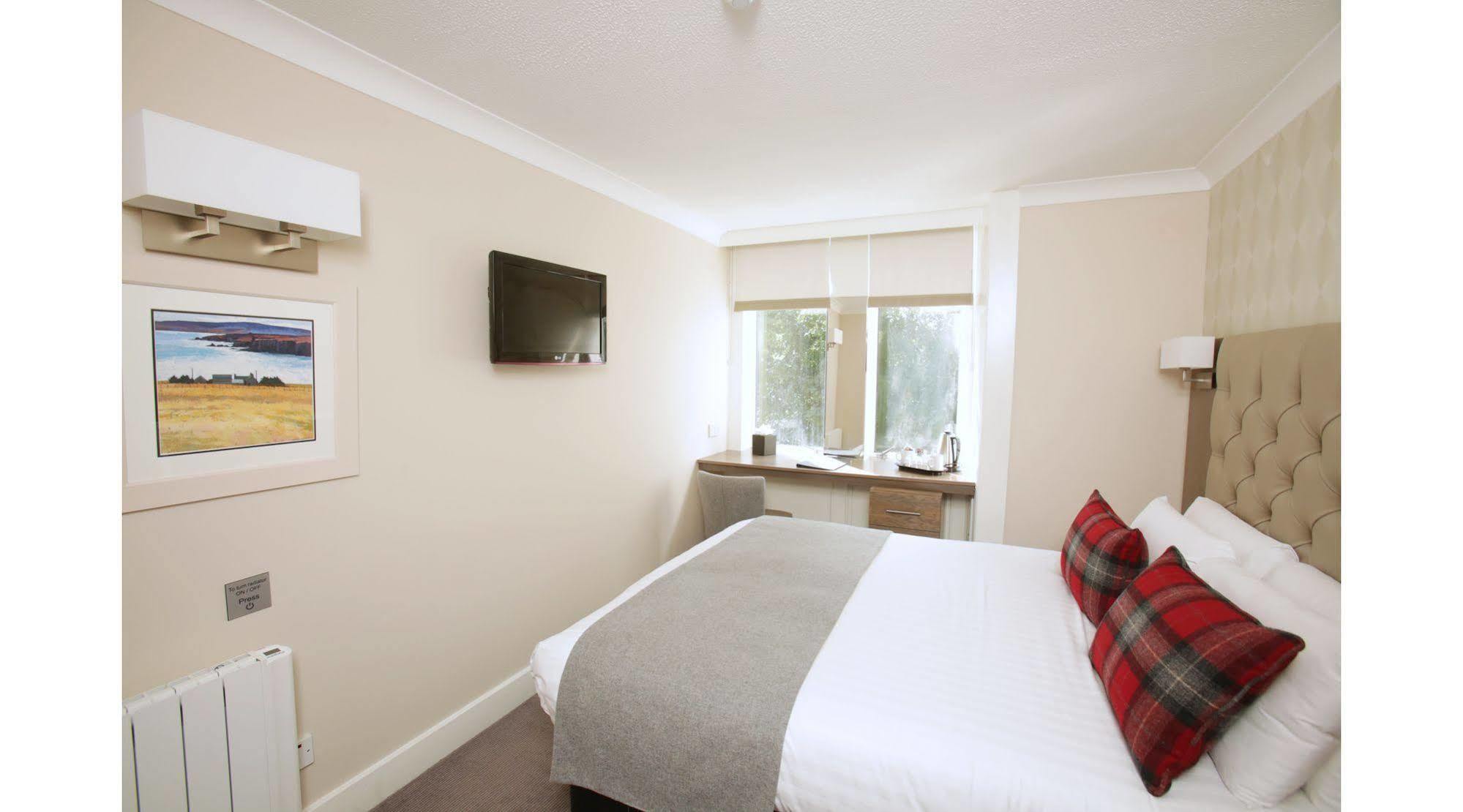 Ambassador Hotel 3*