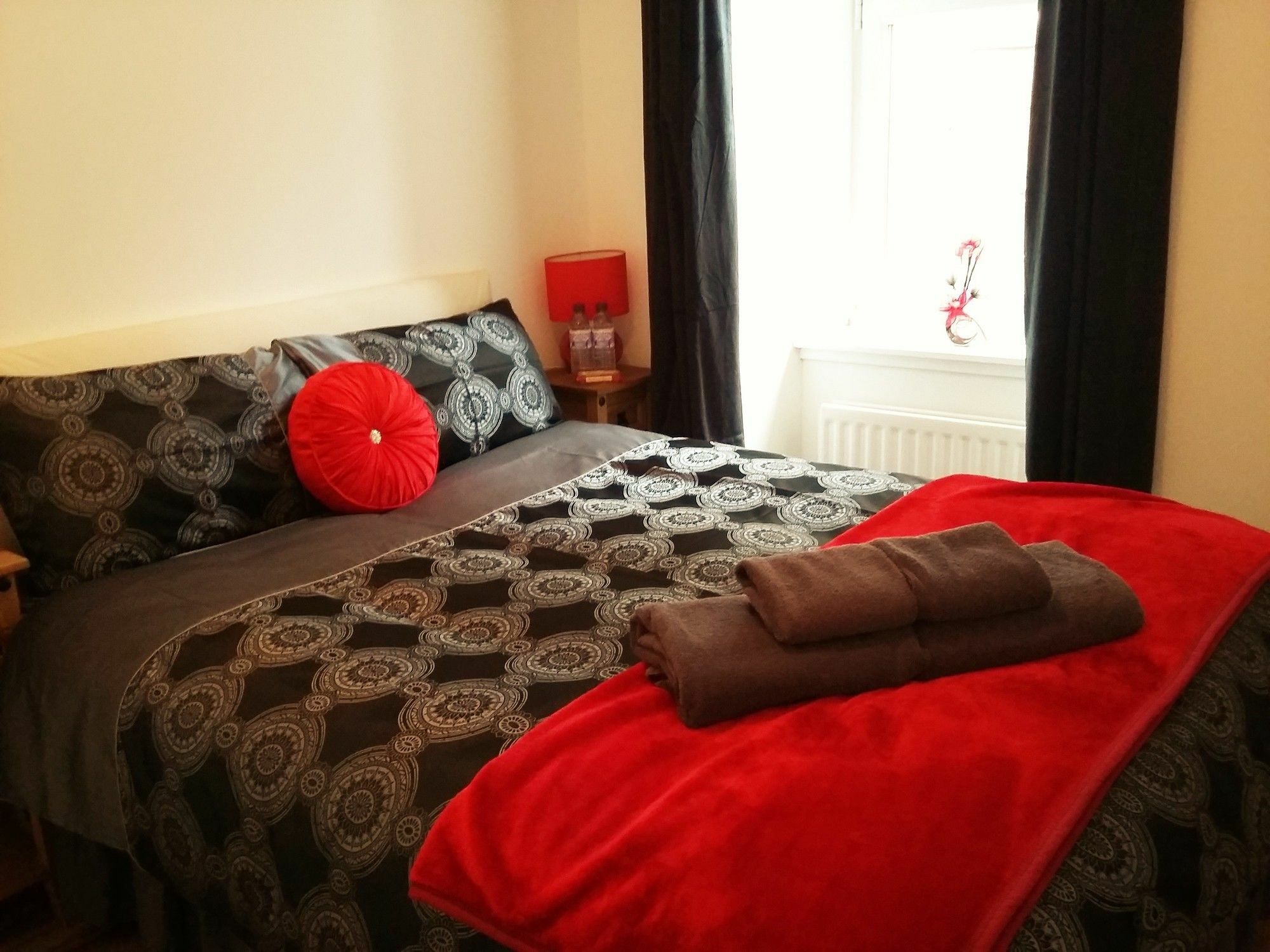 2 Bed Finnieston Apartment Glasgow