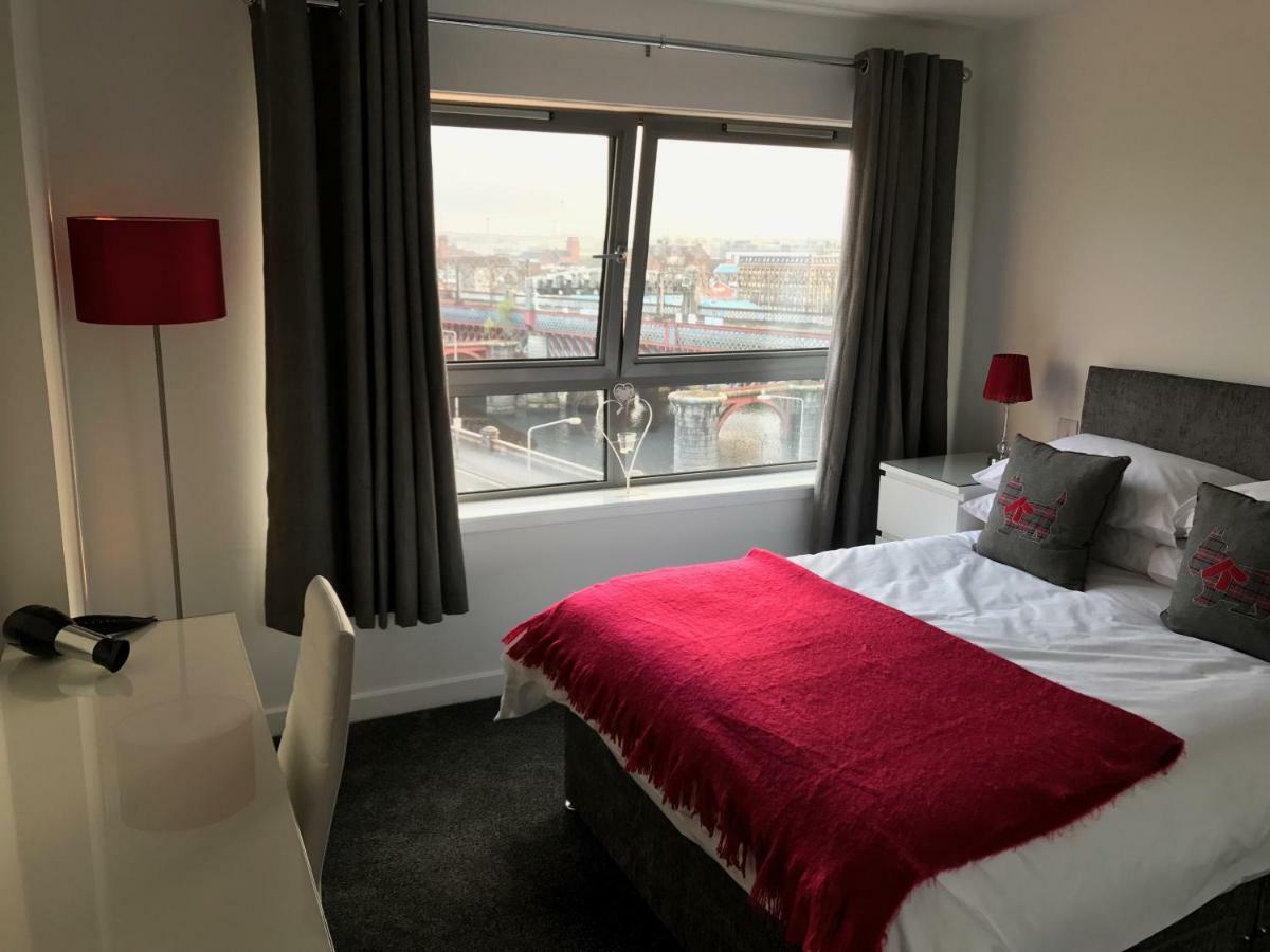 City Centre With River Clyde Views *