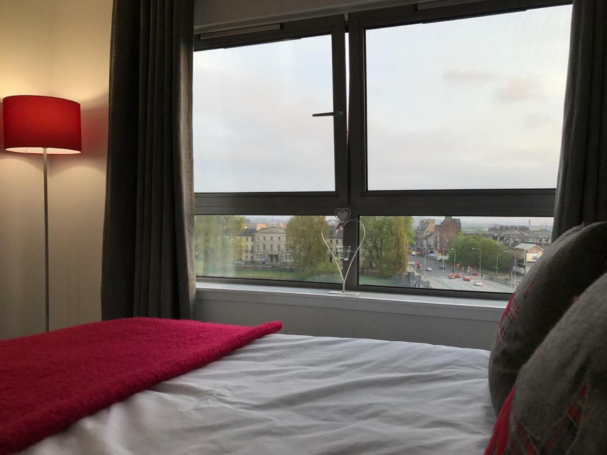 City Centre With River Clyde Views