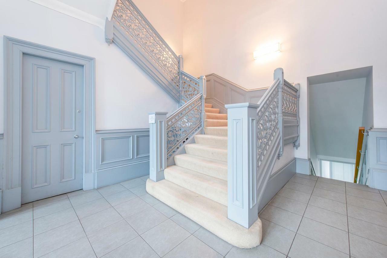 The Mews Luxury Apartment *