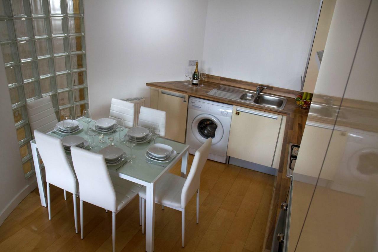 City Centre With River Clyde Views Apartment *